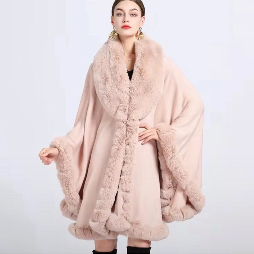 Elegant Blush Faux Fur Trim cardigan